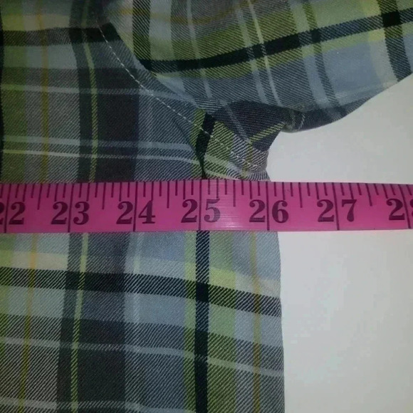 Tommy Bahama Original Fit 100% Silk Shirt - Picture 4 of 4